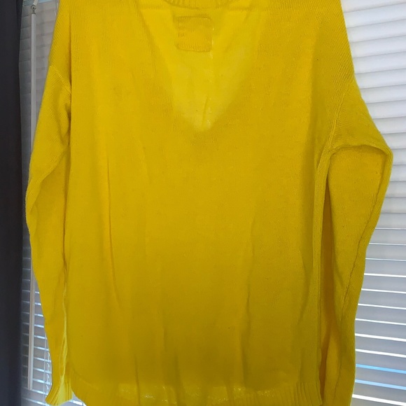 Hollister V-Neck Sweater - Picture 2 of 4